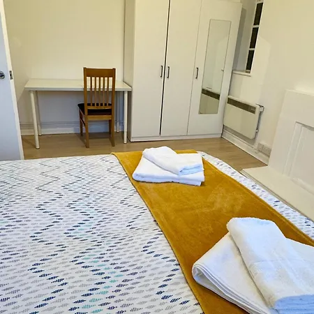 2 Bedroom Apartment Next To Euston Station London Exterior foto